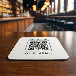 Scannen naar onze aangepaste QR-menucode en Logo Kartonnen Onderzetters<br><div class="desc">Het moderne en minimale zwarte en witte vierkant papieren onderzetter ontwerp dat voor een restaurant of bar wordt gecreeerd kenmerkt uw douaneQR code die klanten aan "Scannen voor ons Menu" zal begeleiden. De rug van de kaart omvat een bedrijfstekst en douanetekst die met de bedrijfsnaam, de website, of de plaats...</div>