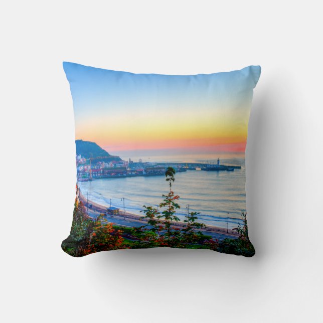 Scarborough Sunrise Kussen (Voorkant)