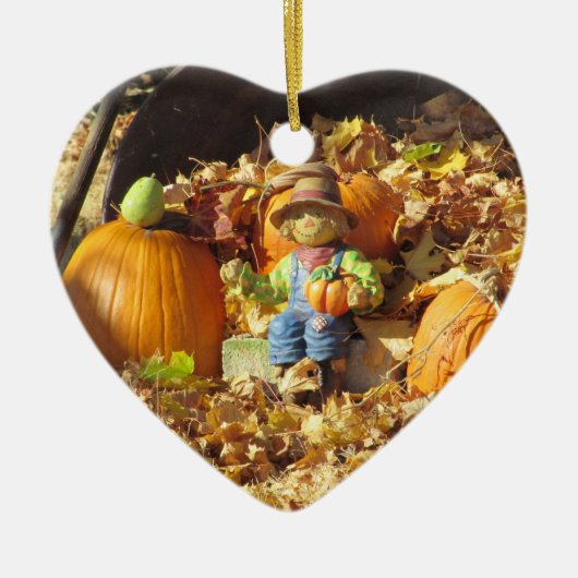 Scarecrow King op zijn pompoen troon Keramisch Ornament (Voorkant)