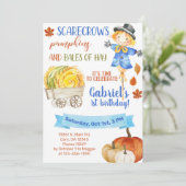 Scarecrow pumpkins bales van hay-verjaardagsuitnod kaart (Staand voorkant)