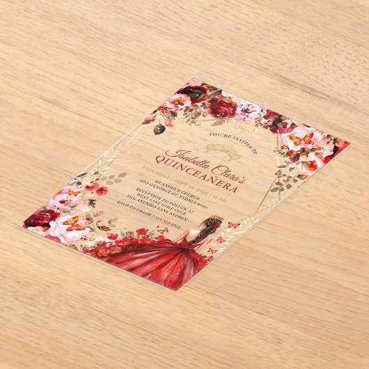 Scarlet Elegance Gold Enchanted Floral Quinceanera Acryl Uitnodigingen (Laagn)