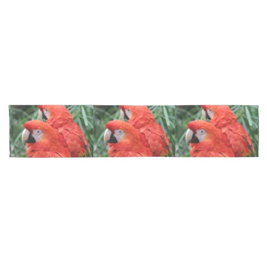 Scarlet Macaw Korte Tafelloper (Horizontaal)