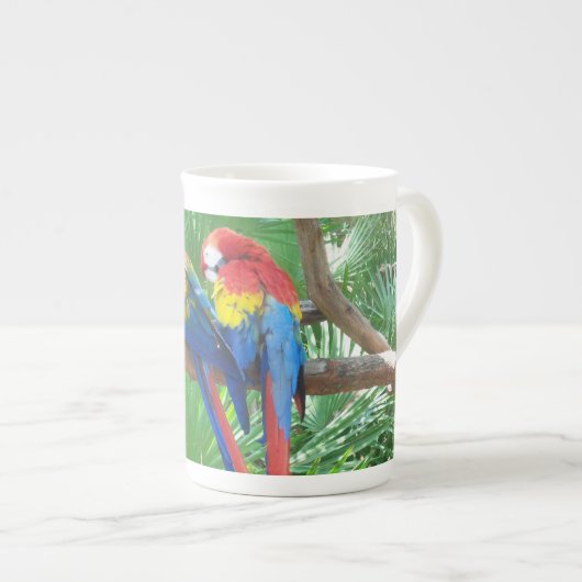 Scarlet Macaws Bone China Mok (Voorkant rechts)