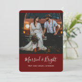 SCARLETT Rood Getrouwd & Bright Pas getrouwd Feestdagenkaart (Staand voorkant)