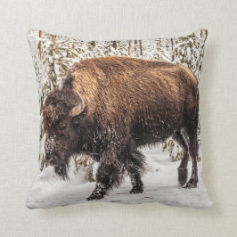Scary Bison (Bison bison) - Buffalo - sneeuw Kussen