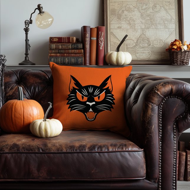 Scary Black Cat Face Halloween Sinaasappel en zwar Kussen (orange vintage halloween style black cat face pillow)