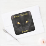 Scary Black Cat Verjaardag op vrijdag de 13e Squa Vierkante Sticker<br><div class="desc">Black Cat - Geboren op vrijdag de 13e Kaart op de verjaardag van de geboorte. Dit is mijn Cat, *Kat*, en ziet ze er niet eng uit met haar gele, gloeiende ogen? Perfect voor een verjaardag op vrijdag de 13de! Dit afbeelding is vergroot en is vergroot, maar ik koos ervoor...</div>