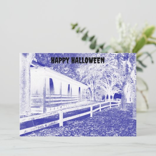 Scary Blue Cabin Bossen Halloween Party Kaart (Staand voorkant)