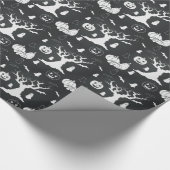 Scary Forest of Flying Bats Halloween Cadeaupapier (Hoek)