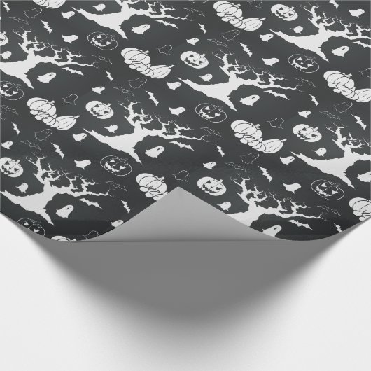 Scary Forest of Flying Bats Halloween Cadeaupapier (Hoek)