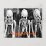 Scary Funny Skeletons Halloween Briefkaart<br><div class="desc">Mooie Enge Grappige Skeletten Halloween Briefkaart</div>