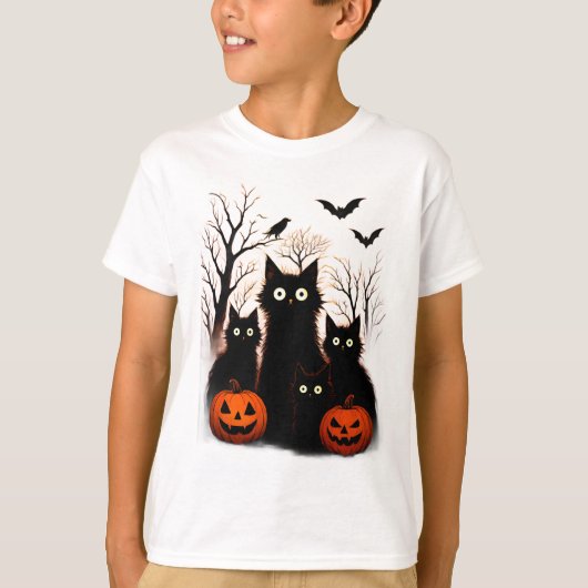 Scary Halloween Cats and Bats Design | Dark Horror T-shirt (Voorkant)