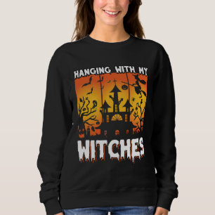 Scary Halloween design met heksenbezemvleermuis Trui