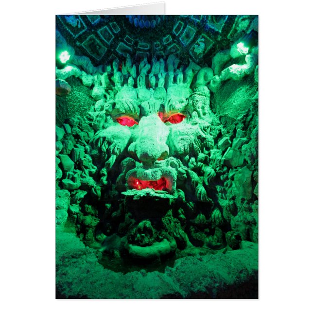 Scary Mask Face in Rock Face (Voorkant)