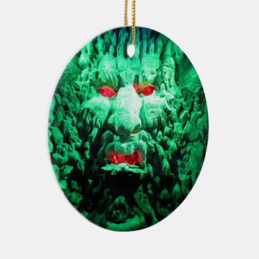 Scary Mask Face in Rock Face Keramisch Ornament (Rechts)