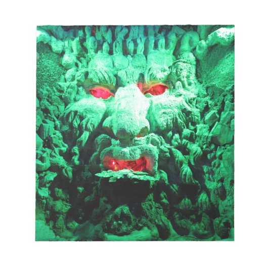 Scary Mask Face in Rock Face Notitieblok (Voorkant)