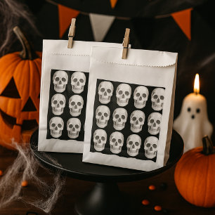 Scary Scull Black & White Pattern Happy Halloween Bedankzakje
