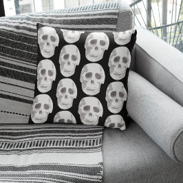 Scary Scull Black & White Pattern|Happy Halloween Buitenkussen