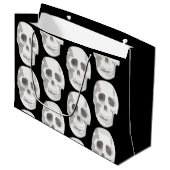 Scary Scull Black & White Pattern|Happy Halloween Groot Cadeauzakje (Voorkant Gekanteld)