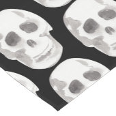 Scary Scull Black & White Pattern|Happy Halloween Korte Tafelloper (Hoek)