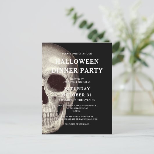 Scary Skull Halloween Dinner Party Uitnodiging (Staand voorkant)