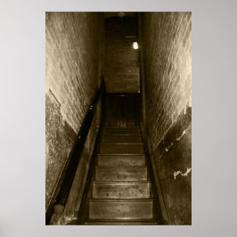 Scary Stairwell die Creepy Halloween Props gaat om Poster