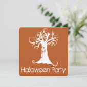 Scary Tree Oranje Halloween Party Invitation Kaart (Staand voorkant)