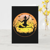 Scary Yoga Witch Creepy Moon Halloween Gifts Kaart (Gele Bloem)