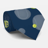 Scattered Tennis Balls | Stropdas sportartikelen (Opgerold)