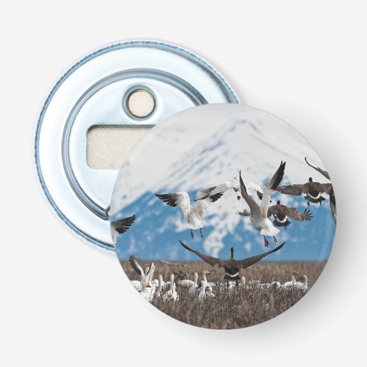 Scattering Geese Button Flesopener (Voorkant)
