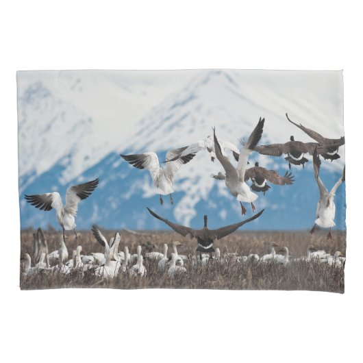 Scattering Geese Kussensloop (Voorkant-Links)