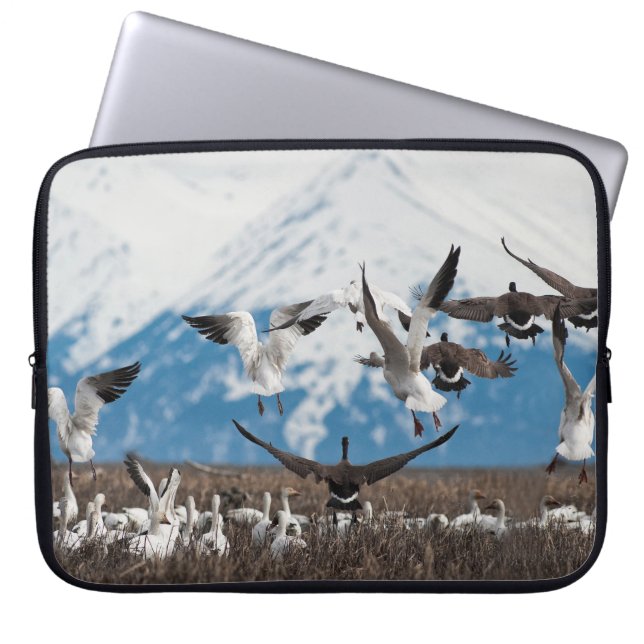 Scattering Geese Laptop Sleeve (Voorkant)