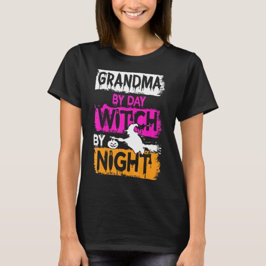 Scenary Grandma by Day Witch van nacht Scary Hoowe T-shirt (Voorkant)