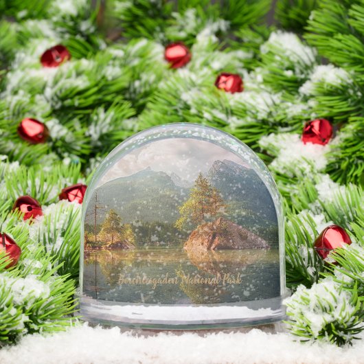 Scenic Berchtesgaden National Park  Sneeuwbol (Kerstmis)