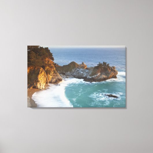 Scenic McWay Falls stort op het strand en Canvas Afdruk (Voorkant)