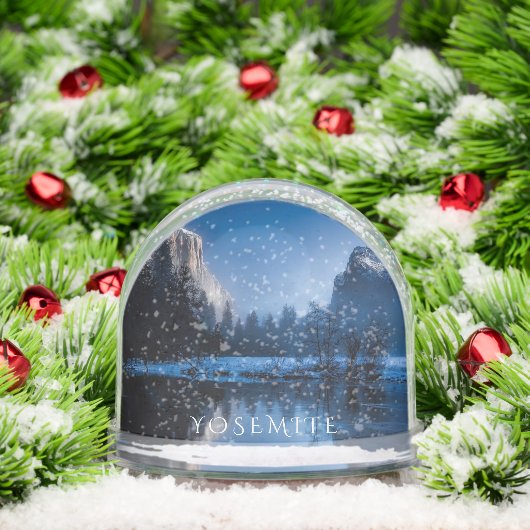 Scenic Yosemite in Winter Sneeuwbol (Kerstmis)