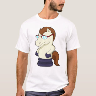 Schaak Knight als paard met zonnebril T-shirt
