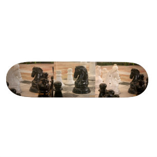 Schaakbord en schaakstukken persoonlijk skateboard