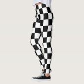 Schaakbord, gevriesdroogde blokken zwart-witkleure leggings (Links)