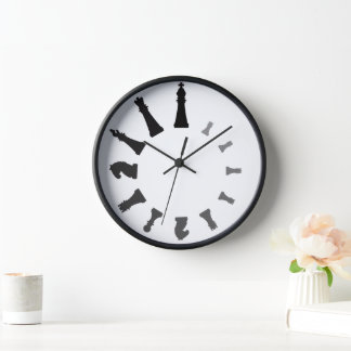 Schaakstukken grote klok