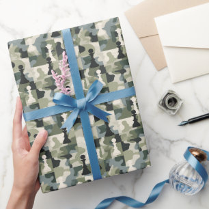Schaakstukken Modern Groen en Wit Camo Cadeaupapier
