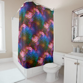 Schaal met blauwe chroomschalen op zalm douchegordijn