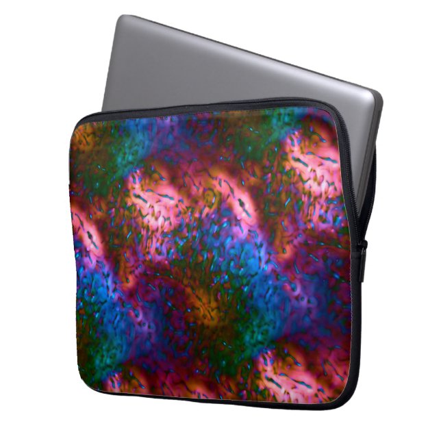 Schaal met blauwe chroomschalen op zalm laptop sleeve (Voorkant Links)