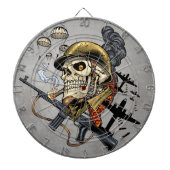 Schaal met helm, vliegtuigen en bommen dartbord (Voorkant)