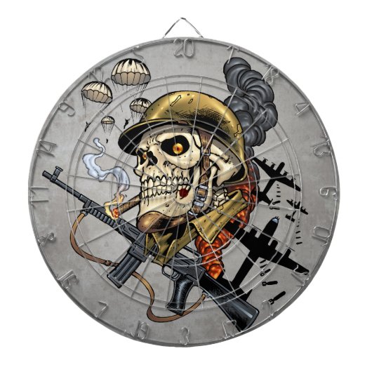 Schaal met helm, vliegtuigen en bommen dartbord (Voorkant)