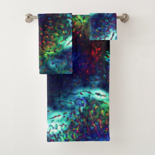 Schaal op een donkerblauwe tot gekleurde achtergro bad handdoek (Insitu)