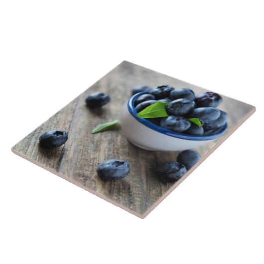 Schaal van verse bosbessen tegeltje (Zijkant)