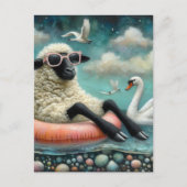 Schaap geniet Drijven in een meer met zwanen Briefkaart (Voorkant)