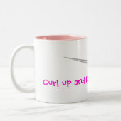 schaar, krullen en kleurstof tweekleurige koffiemok (Links)