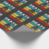Schaats Boy Skateboarding Kind Retro Cadeaupapier (Hoek)